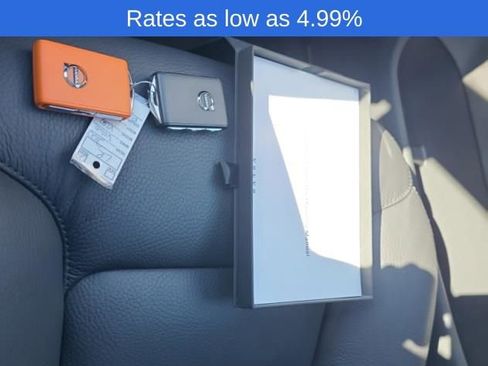 Certified 2023 Volvo XC60 B5 Plus image 9