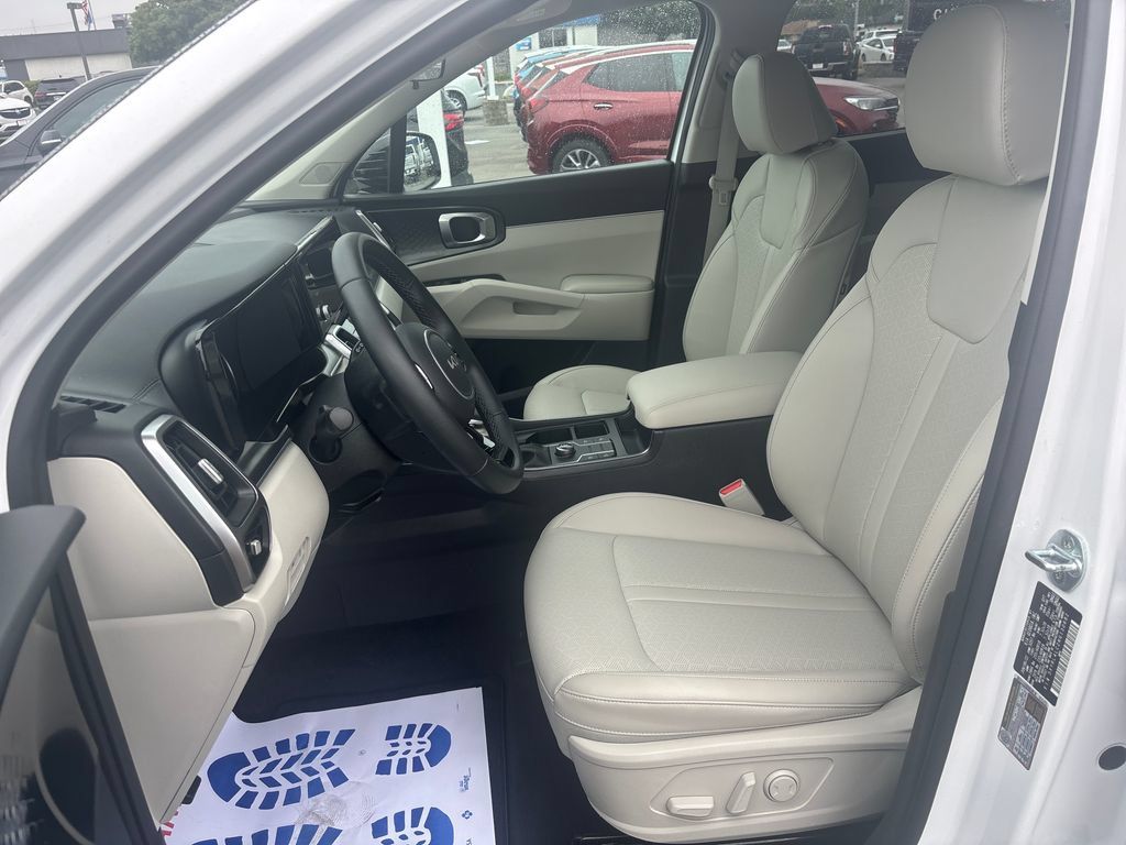 Used 2022 Kia Sorento S FWD image 14