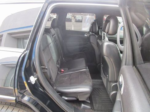 Used 2017 Jeep Grand Cherokee Altitude image 22