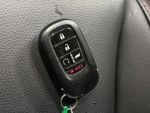 Used 2025 Honda Pilot TrailSport image 21