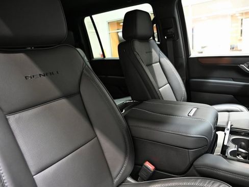 New 2026 GMC Yukon XL Denali image 8