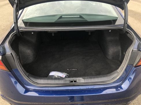 Used 2024 Nissan Altima 2.5 SR FWD image 10