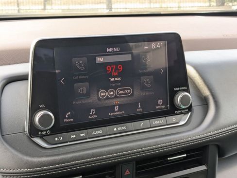 Used 2023 Nissan Rogue SV image 19