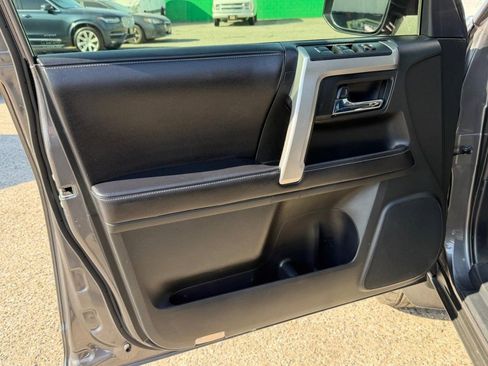 Used 2016 Toyota 4Runner SR5 image 15