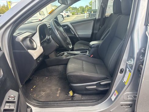 Used 2017 Toyota RAV4 XLE image 25
