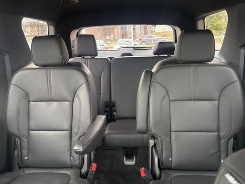 Used 2023 Chevrolet Traverse RS w/ LPO, Floor Liner Package image 35