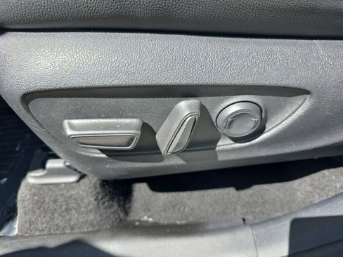 Used 2024 Toyota Grand Highlander XLE image 19