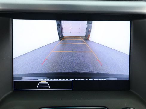 Used 2021 GMC Acadia SLE image 16