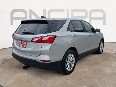 Used 2021 Chevrolet Equinox LS w/ LS Convenience Package image 10