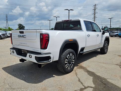 Used 2024 GMC Sierra 2500 Denali Ultimate AWD/4WD image 6