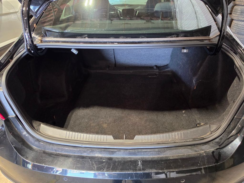 Used 2024 Chevrolet Malibu LT FWD image 8