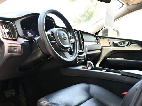 Used 2024 Volvo XC60 B5 Plus w/ Protection Package Premier AWD/4WD image 12