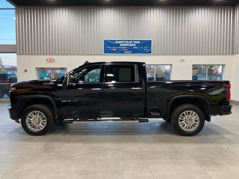 Used 2022 Chevrolet Silverado 2500 High Country image 8