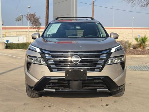 Certified 2025 Nissan Rogue Platinum image 2