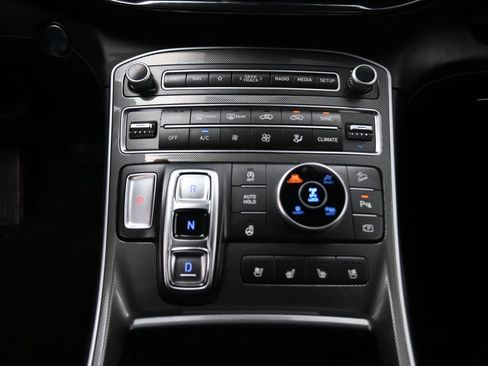 Used 2023 Hyundai Santa Fe Limited image 9