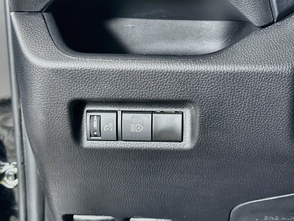 Used 2025 Toyota RAV4 XLE FWD image 10