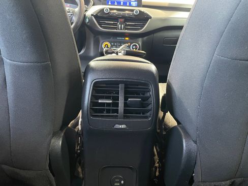 Used 2020 Ford Escape SE FWD image 32
