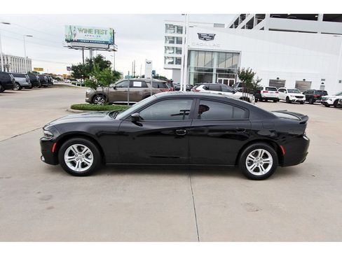 Used 2022 Dodge Charger SXT w/ Leather Interior Group image 3