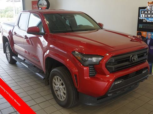 Used 2025 Toyota Tacoma SR5 AWD/4WD image 1