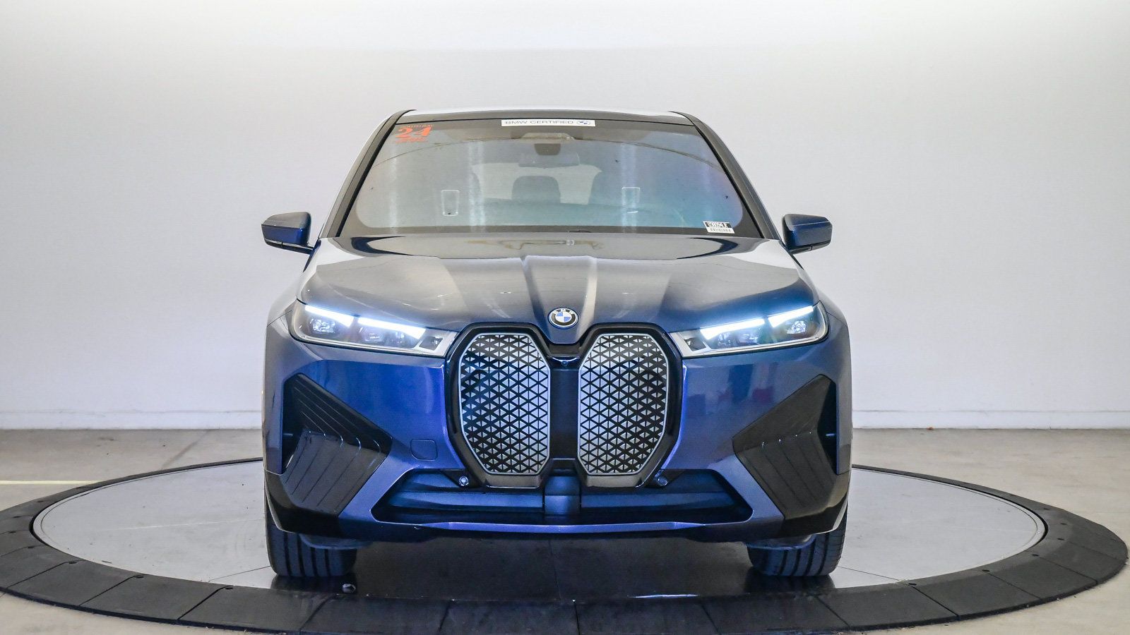 Certified 2024 BMW iX xDrive50 w/ Premium Package AWD/4WD image 7