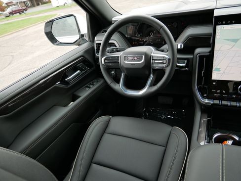 New 2026 GMC Yukon Elevation image 13