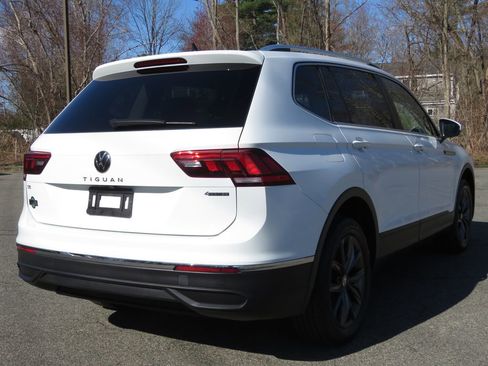 Used 2022 Volkswagen Tiguan SE AWD/4WD image 5