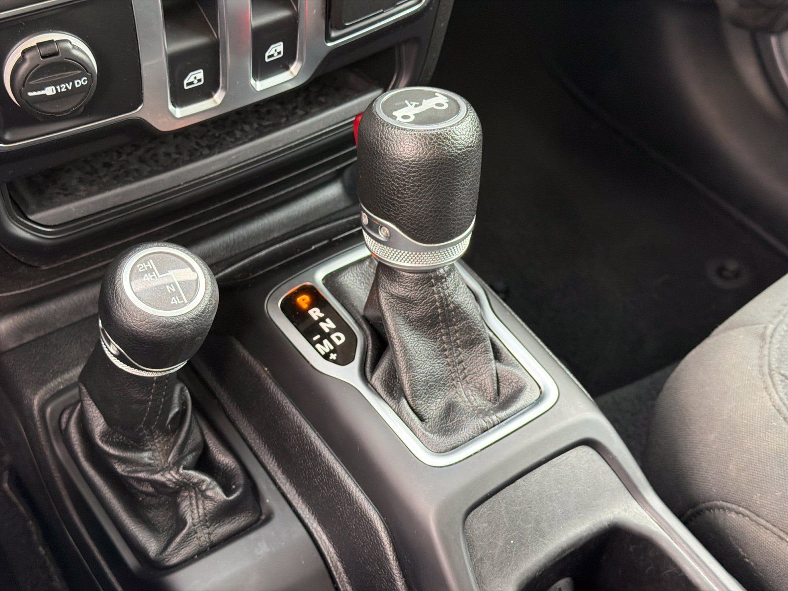 Used 2020 Jeep Wrangler Sport AWD/4WD image 23
