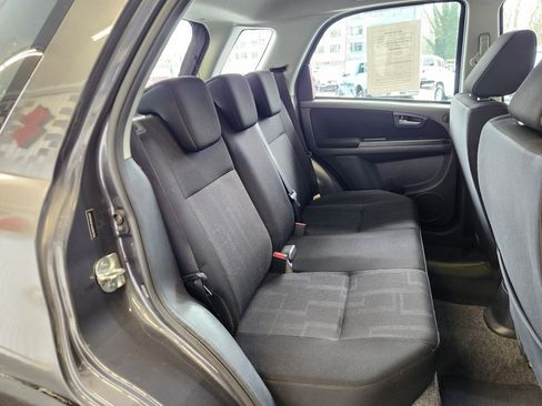 Used 2010 Suzuki SX4 AWD Hatchback image 4