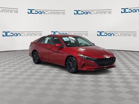 Used 2021 Hyundai Elantra SEL FWD image 3