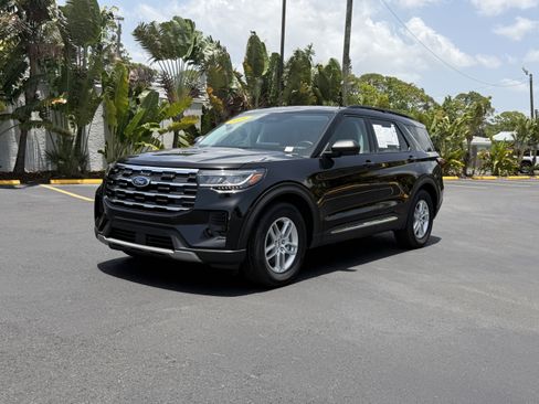 Used 2025 Ford Explorer Active RWD image 8