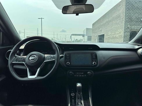 Used 2023 Nissan Kicks SR FWD image 12