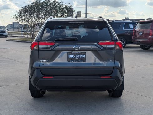 Used 2021 Toyota RAV4 XLE image 5