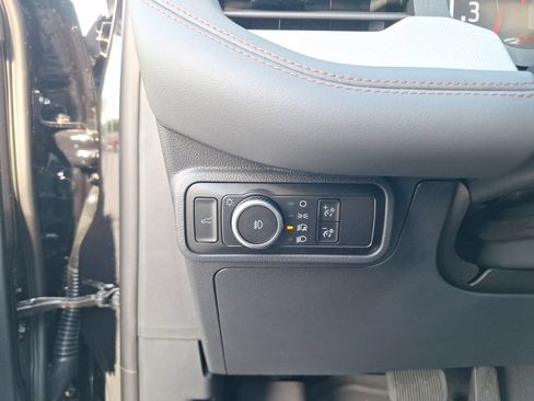 New 2026 Ford Explorer Active w/ Active Comfort Package AWD/4WD image 6