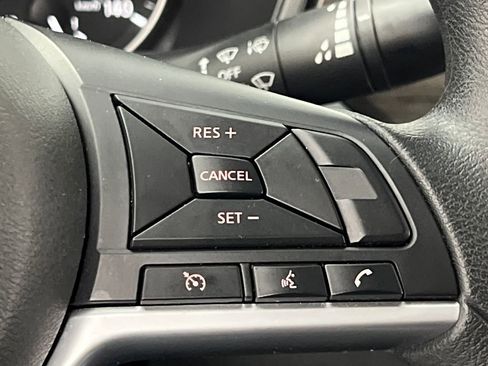 Used 2025 Nissan Altima 2.5 SV FWD image 37
