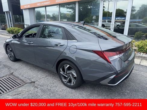 Used 2024 Hyundai Elantra SEL w/ Convenience Package FWD image 4