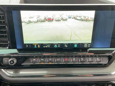 Used 2023 Chevrolet Silverado 1500 ZR2 w/ Technology Package image 23