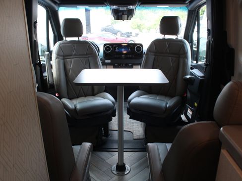 Used 2024 Mercedes-Benz Sprinter 3500 image 56