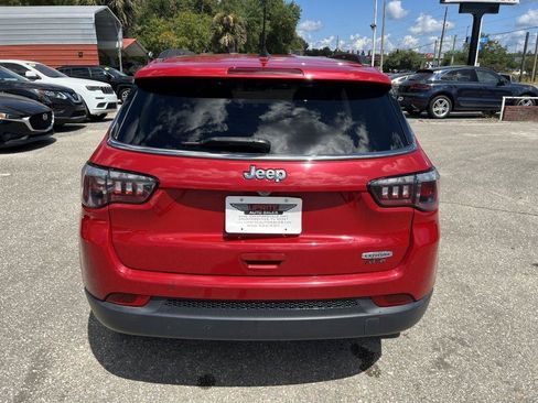 Used 2019 Jeep Compass Latitude w/ Popular Equipment Group FWD image 6