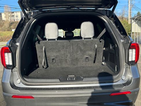 Used 2025 Ford Explorer ST-Line w/ ST-Line Street Pack image 24