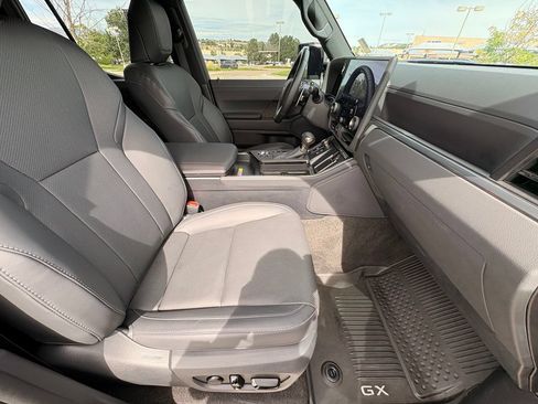 Used 2025 Lexus GX 550 w/ Accessory Package (2T) AWD/4WD image 36
