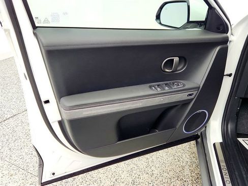Used 2025 Hyundai Ioniq 5 Limited image 11