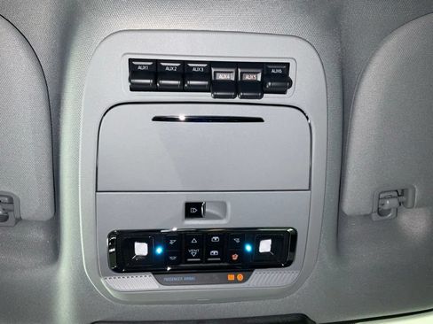 New 2026 Ford F250 Lariat w/ Black Appearance Package AWD/4WD image 21