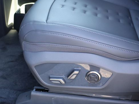 New 2026 Kia EV9 Wind image 45