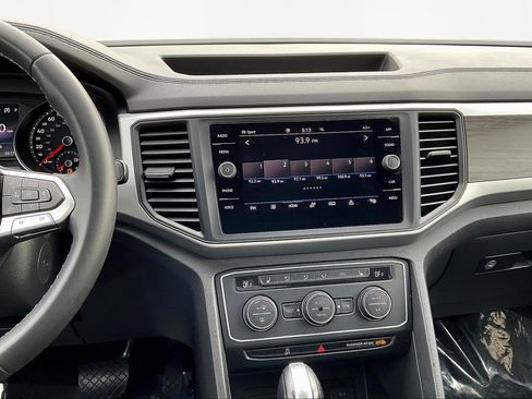 Used 2021 Volkswagen Atlas SE w/ Panoramic Sunroof Package image 10