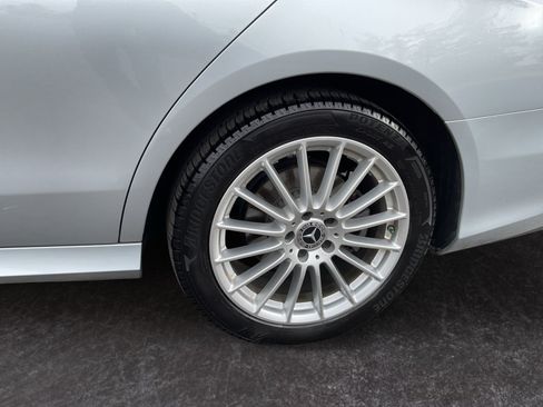 Used 2022 Mercedes-Benz E 350 Sedan image 9