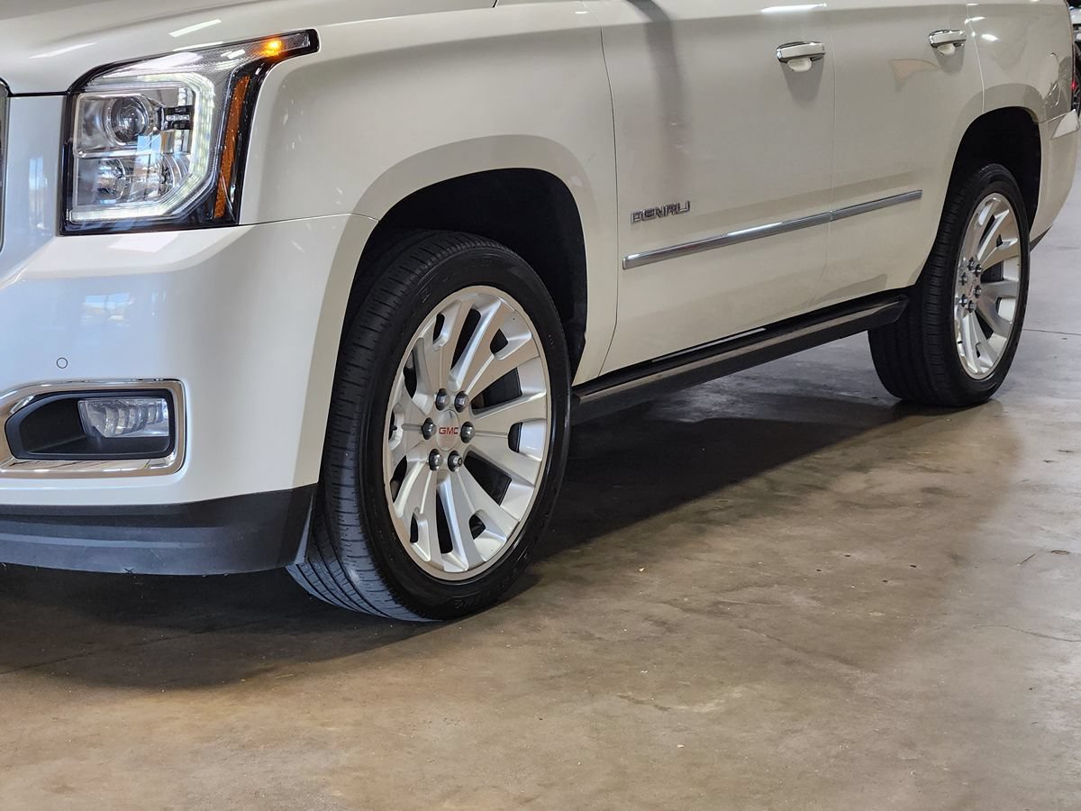 Used 2015 GMC Yukon Denali w/ Premium Package AWD/4WD image 15