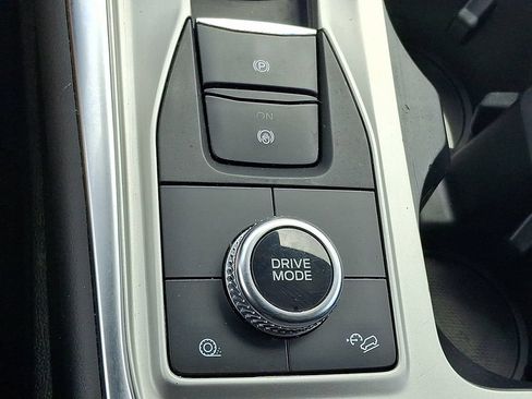 Certified 2022 Ford Explorer XLT w/ Equipment Group 202A AWD/4WD image 22