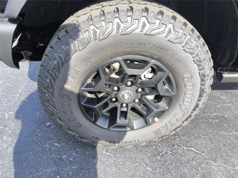 New 2026 Ford Bronco Badlands AWD/4WD image 9