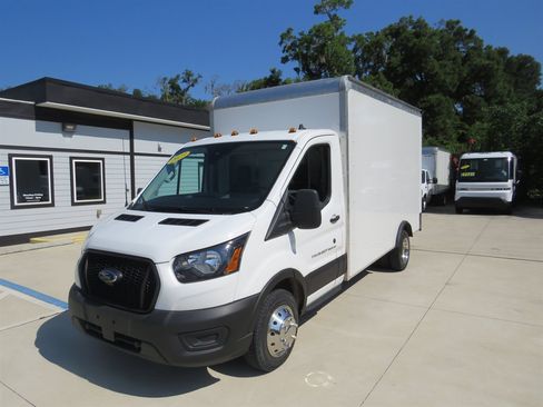Used 2023 Ford Transit 350 DRW RWD image 3