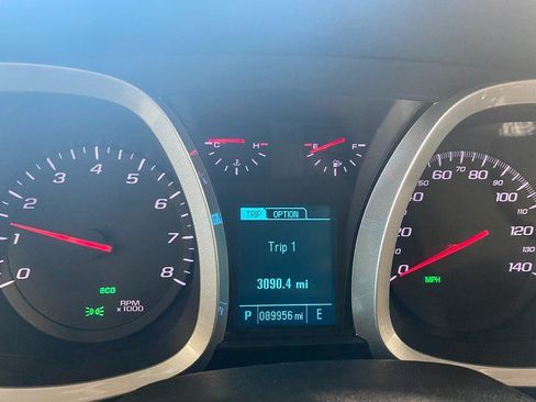 Used 2017 Chevrolet Equinox LT w/ Convenience Package AWD/4WD image 23